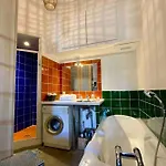 The Elegant- 2 Bedrooms And Central! Апартаменты