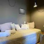 The Elegant- 2 Bedrooms And Central! *