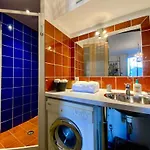 Апартаменты The Elegant- 2 Bedrooms And Central!